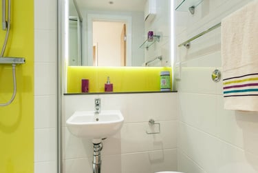 Classic En Suite at Davidson House, 3-5 Penrhyn Road, Surbiton, Kingston, KT12BT - Image 6